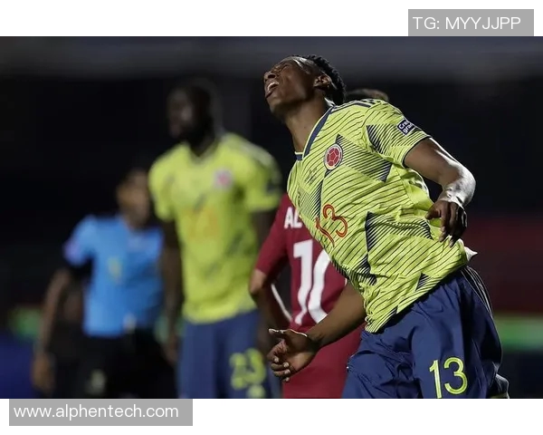 中国与哥伦比亚足球对决海报设计展现激情与梦想的碰撞