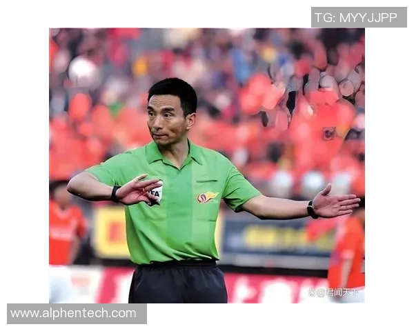 中国足球裁判的现状与挑战：提升执法水平与公信力的探讨与思考